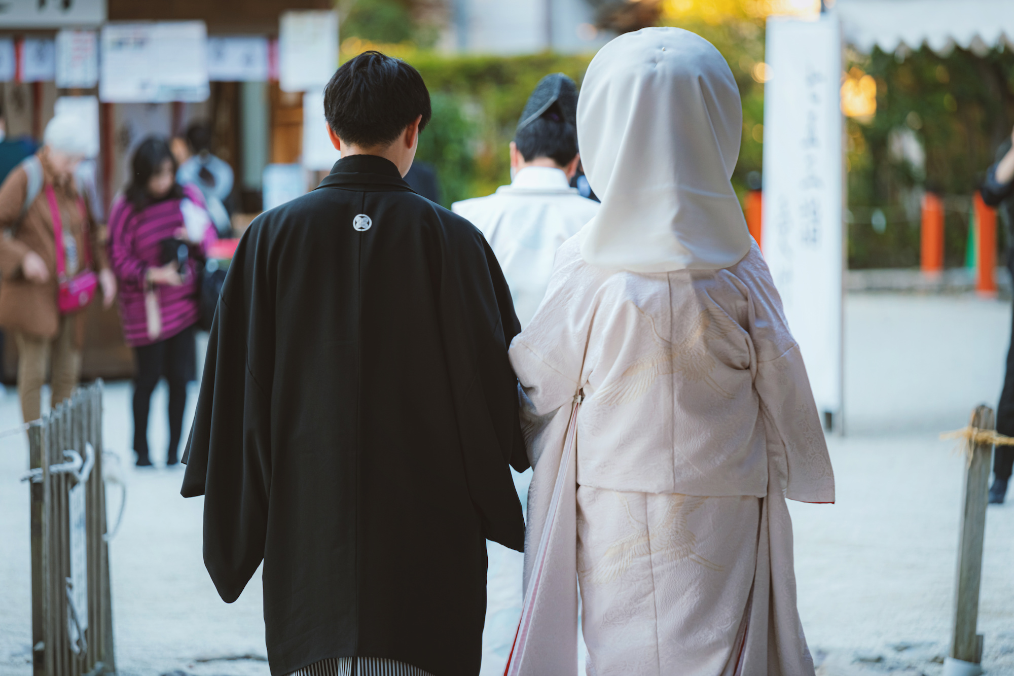 和装＝神社での結婚式とは限らない！『和装＋チャペル』の組み合わせもアリ